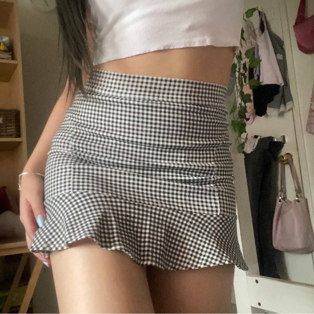gingham ruffly mini skirt